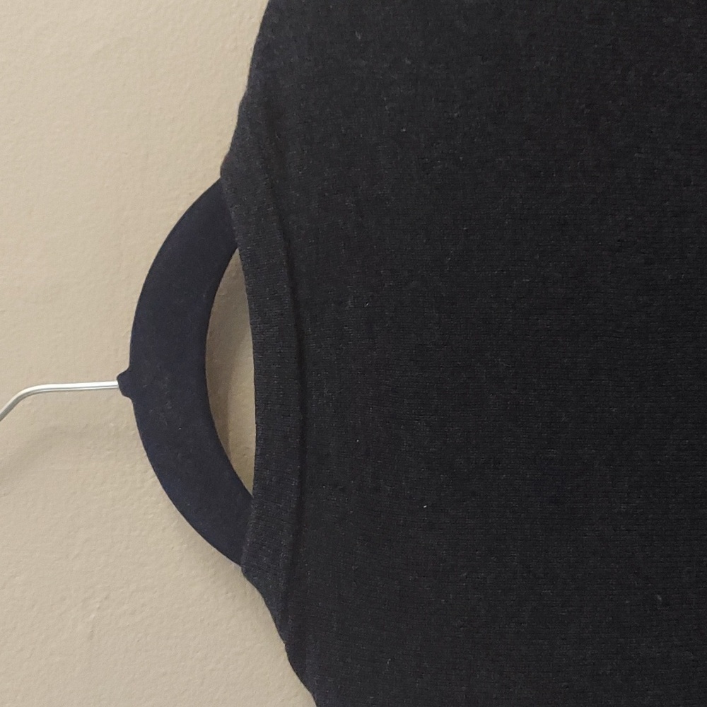 BANANA REPUBLIC LUXURY BLEND Navy  V Neck Long Sleeve Silk/Cashmere Sweater - Picture 8 of 9